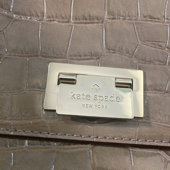 KATE SPADE Knightsbridge Doris Croc Embossed Satchel Leather Crossbody Taupe - Picture 15 of 15